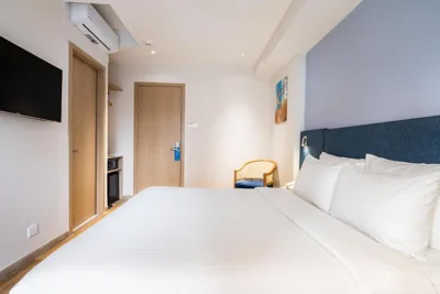 Executive-Doppelzimmer mit Gassenblick — Jovia Hotel
