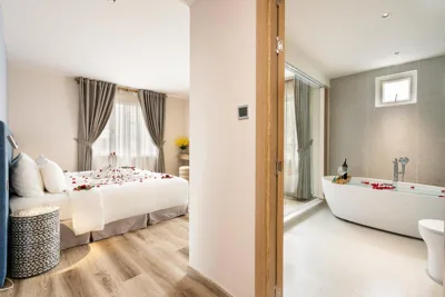 Suite-Doppelzimmer mit Stadtblick — Jovia Hotel